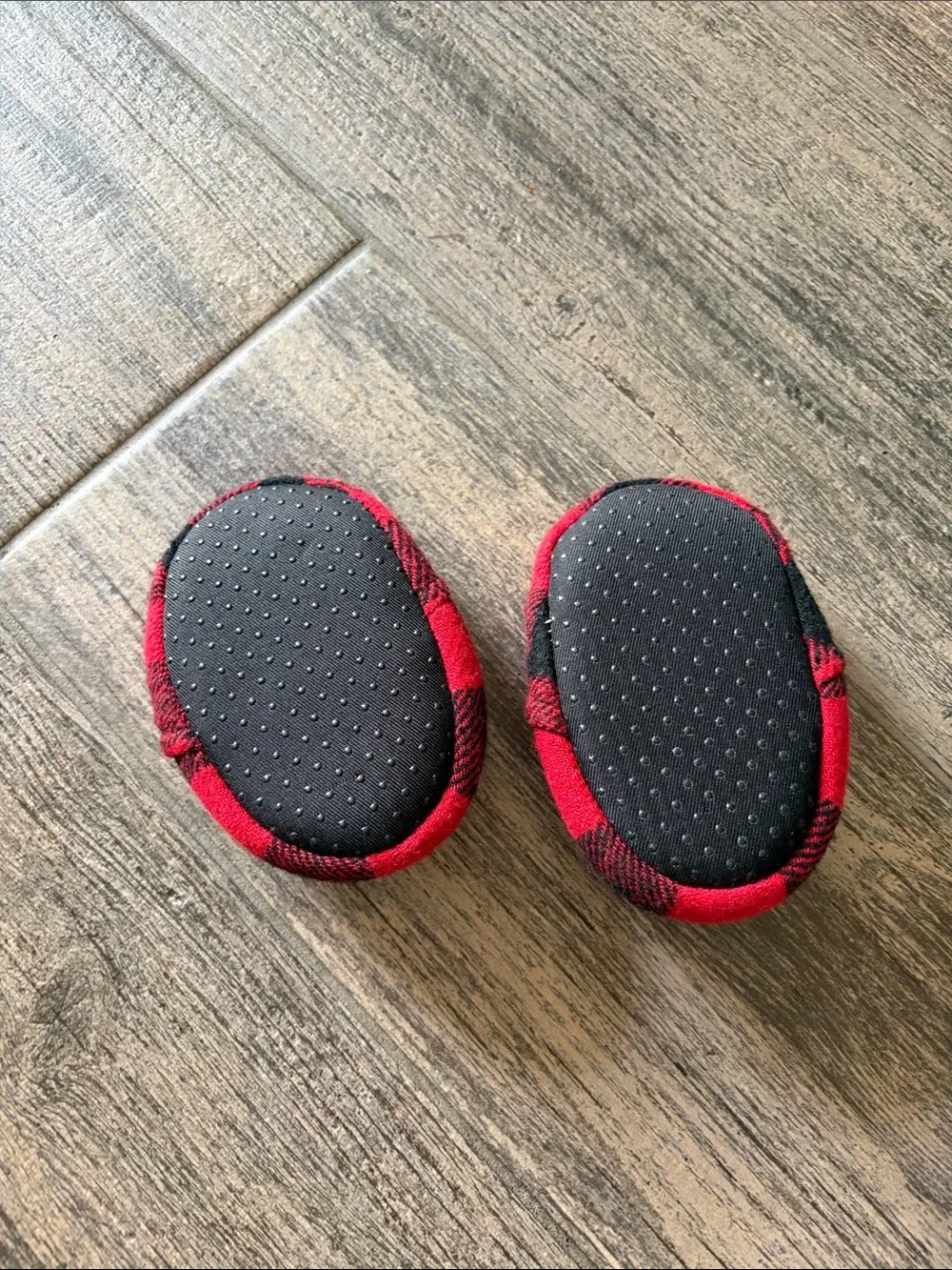 dearfoams Red and Black Plaid 'BABY BEAR' Kids Slippers
